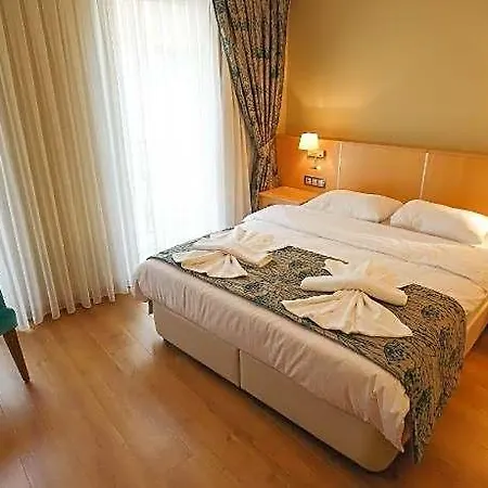 Hotel Artika 2*